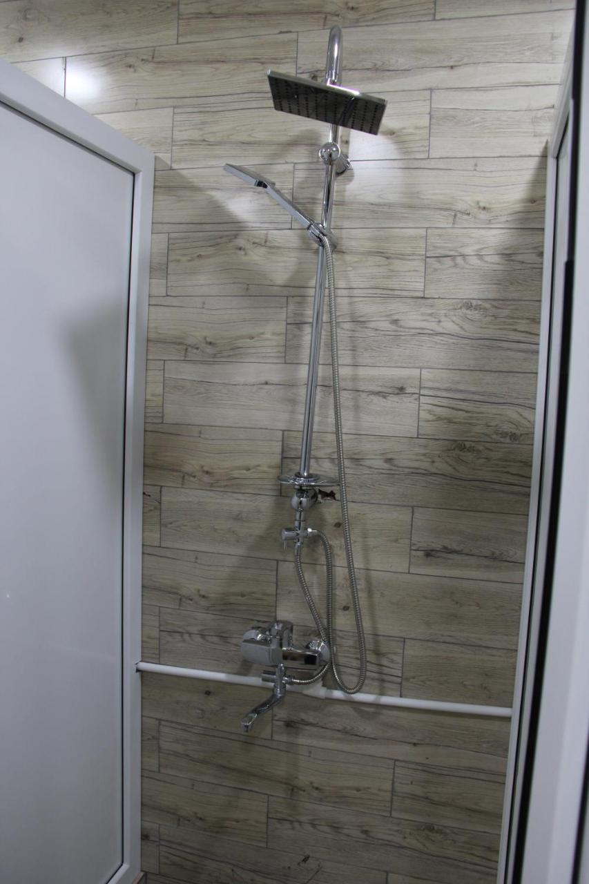 Blossom Hostel Updated ! Обновлено !!! City Center! Perfect Order!!! Snow-White Bed Linen!!! Идеальный Порядок!!! Белоснежное Постельное Белье!!! Центр Города !!! Tbilisi Buitenkant foto