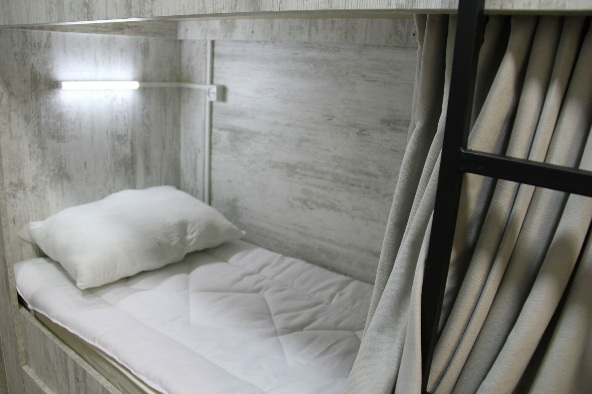 Blossom Hostel Updated ! Обновлено !!! City Center! Perfect Order!!! Snow-White Bed Linen!!! Идеальный Порядок!!! Белоснежное Постельное Белье!!! Центр Города !!! Tbilisi Buitenkant foto