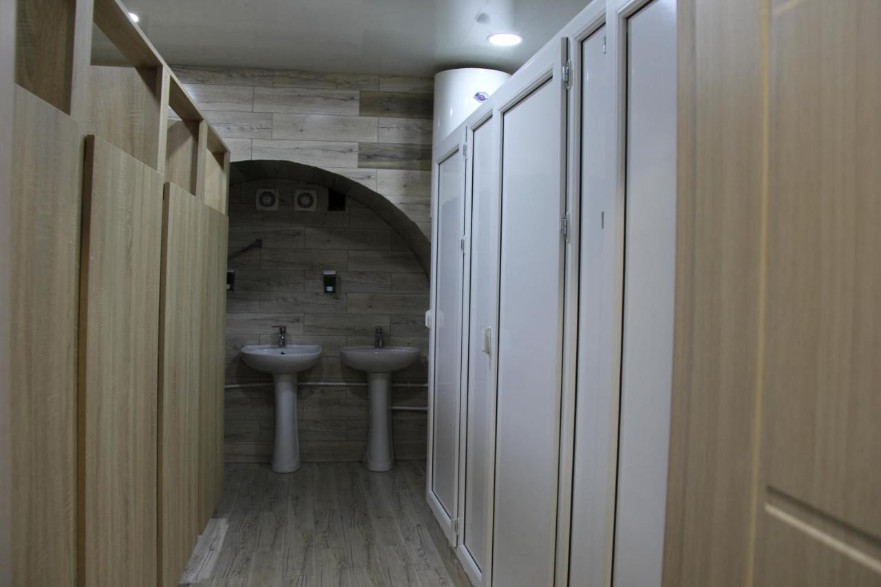 Blossom Hostel Updated ! Обновлено !!! City Center! Perfect Order!!! Snow-White Bed Linen!!! Идеальный Порядок!!! Белоснежное Постельное Белье!!! Центр Города !!! Tbilisi Buitenkant foto